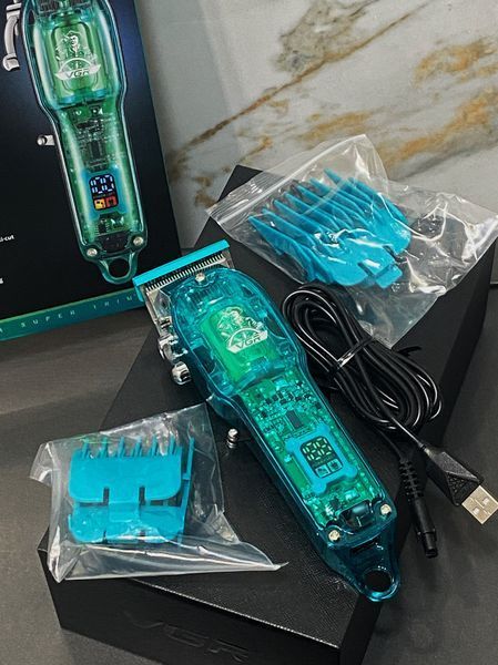 Професійна машинка VGR V-660 для стриження бездротова з набором насадок і LED-дисплеєм VGR V-660 фото