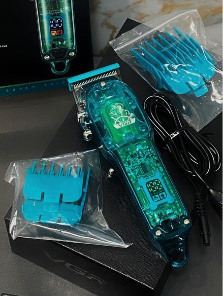 Професійна машинка VGR V-660 для стриження бездротова з набором насадок і LED-дисплеєм VGR V-660 фото